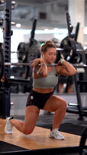 Caleigh Mackenzie on Instagram: "How to burn fat? Do HIIT/Interval training! Here’s why: 1. Burns More Calories in Less Time 2. Triggers the “Afterburn Effect” - keep burning even after the workout is done! 3. Preserves Muscle While Burning Fat 4. Improves Both Strength & Cardio Fitness 5. Boosts Insulin Sensitivity & Heart Health If you want to try this workout.. -Clean to Press: 4x12 -Front Lunges w Pulses: 4x10 -KB Swing: 4x15 -Sled Push/Pull: 4x20 yards down and back -Sprints: 10 rounds 20 s