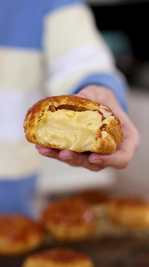 Delicious Homemade Creme Brûlée Cream Puffs Recipe