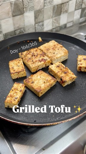 Harsh kumar | Coach on Instagram: "Day - 166/365 @fitnessmoral 🔥 . 28 gm protein - 310 Calories Easy simple Grilled Tofu Recipe ✨ . . . . . Simple recipe, Good food, Fatloss, Tofu, Paneer, Soya product, Diet Plan, Fatloss, Calories Deficit, Nutrients, Good ingredients, Soya, Vegetarian, High protein, Low Calories . . #explorepage #kitchen #tofu #tofurecipes #fitnesscoach #fatloss #vegetarian"