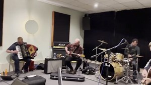 Absolutely fantastic to get a tune together again for the first time in 6 months! Live on the Gig in the Goil Facebook page at 10pm! Can’t wait to perform together again! 😊 | Trail West