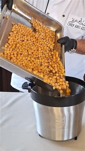 تعلم طريقة عمل الحمص المنزلي الكريمي بخطوات سهلة وبسيطة وبقوام مثالي يشبه المطاعم