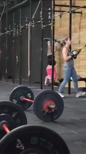 1.7K reactions · 362 shares | #crossfit #fitness #gym #workout #fit #fitnessmotivation #training #motivation #sport #personaltrainer #wod #gymlife #lifestyle #weightlifting #muscle #health #powerlifting #gymmotivation #crossfitgirls #exercise | Gordito CrossFitero | Facebook