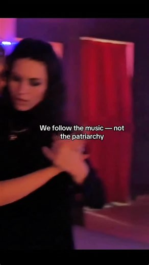 Marina Ventarron on Instagram: "#wlw #tango #tangoqueer"