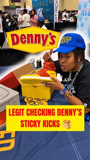 Legit checking Denny’s sticky kicks 🥞 🗽 New York ( POST PONED) 🇲🇴 Macau Oct 10-11 🌴 LA Oct 17-18 ☀️ Bay Area Nov 7-8 🎟️ Tickets : Sneakercon.com