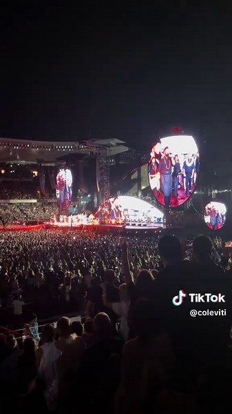 Coldplay Auckland Concert: We Pray Performance at Eden Park