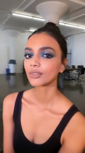 Cerulean Blue Makeup Tutorial with Shimmer Eyeshadow