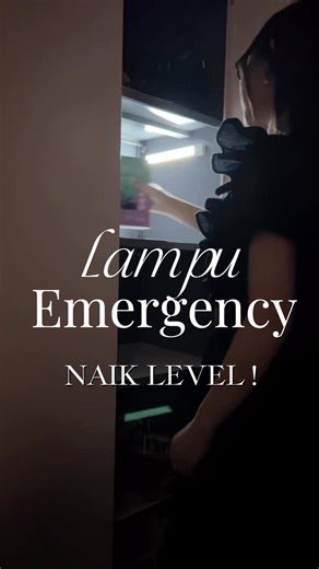 👑 Hi, call me ELSY 👑 on Instagram: "Dutron LED Light Bar Sensa. By @dutron.official Lampu Emergency Naik Level! Cukup ditempelin dengan dua iron sheet yang bisa dipindah-pindah, praktis banget buat di mana aja. 🩷tiga warna cahaya: warm white, natural, dan daylight, 🩷5 level brightness sesuai kebutuhan. 🩷 motion sensor. Jadi lampu otomatis nyala kalau ada gerakan dalam jarak 3 meter, lalu mati sendiri setelah 20 detik. 🩷Hemat energi banget, tanpa harus pencet tombol. 🩷Ringan, elegan, bater