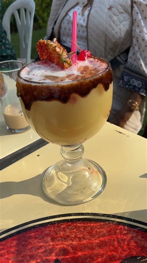 😱 Piña colada with chamoy? Only in Mexico 🇲🇽
