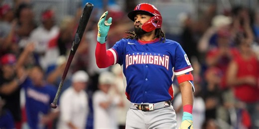 Tatis punctuates DR's first Classic grand slam with a beautiful bat flip