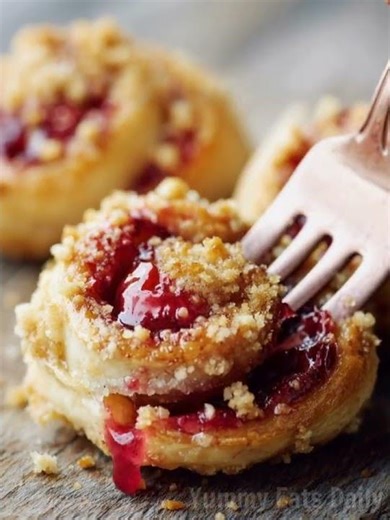 Cherry Pie Rolls-Pie Crumb Topping