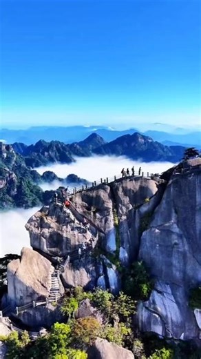 如果你计划四五月份来黄山，这条保姆级攻略千万别错过，从黄山精华景点到游玩顺序，再加周边景点，赶快收藏起来吧#黄山徽州歙县 #奔赴山海看尽奇峰怪石 #黄山旅游攻略 #安徽黄山 #跟着本地人逛吃吃透黄山