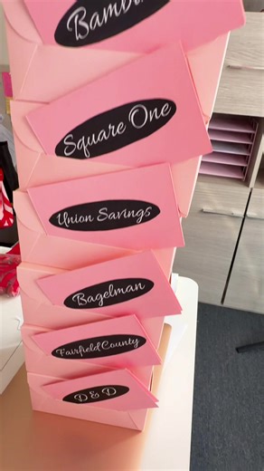 So grateful for the local businesses that make our community feel so special 🥰 Didn’t make it to everyone this time, but I’m just getting started. I really love finding small ways to show appreciation and build genuine connections ✨