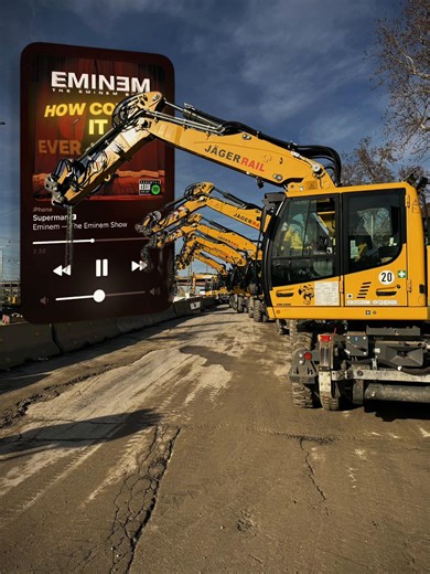 Liebherr 922 Rail: Two-Way Excavator in Action