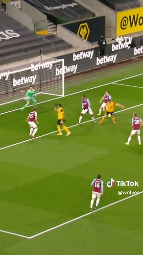 Adama Traore's Explosive Speed in Premier League Action