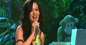 Saturday Night Live 2013 Katy Perry ROAR Live FULL PERFORMANCE
