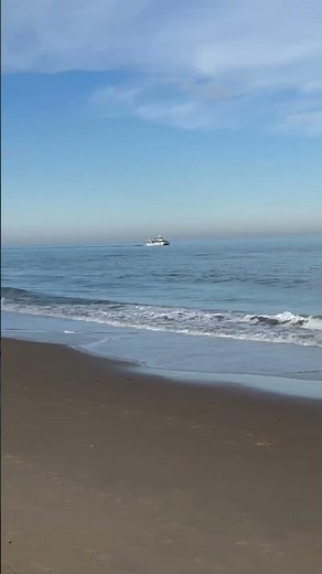 Walking Around Virginia Beach 🌊 | Virginia Beach Boardwalk & Ocean Views