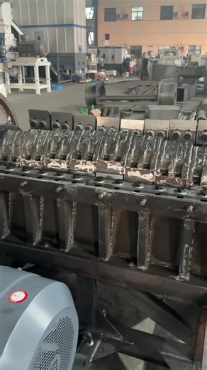Heavy-Duty Claw Crusher: For Rubber, Plastic & Headstock Material