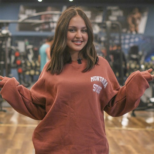 فتنس ئیمپایەر ماڵێک بۆ هەمووان، لە سەردەمیانەترین و ناوازەترین سەنتەری وەرزشی لەگەڵ ئێمە دەست بە ڕاهێنانەکانت بکە ، لەژێر چاودێری مامۆستا بەئەزموون و لێهاتووەکانمان لەشێکی تەندروست دروست بکە. سەنتەرەکەمان ڕۆژانە لە کاتژمێر ٨ بەیانی بۆ ١١ شەو بە باشترین شێواز پێشوازییتان لێدەکات.. ناونیشان: دوو ساییدی ئاشتی بەرامبەر دەرگای سەرەکی گردی گۆڕان ، سەنتەری وەرزشی فتنس ئیمپایەر بۆ پەیوەندی کردن : ٠٧٥٠٨٢٥٤٠٠٥ ٠۷۷٢۸٤٤٤٠٠٥ ‏#Fitness_Empire ‏#new_fitness_empire ‏#fitness_empire_sport_center⁩⁩⁩