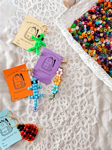 Ah, keychains. The great elementary school love. 🤣🥰 My kids each made themselves a pony bead keychain like this for their backpacks at the beginning of the school year, and their friends ALWAYS talk about them. They've been planning to make one for all of their classmates for forever! You all know we're suckers for handmade gifts, and these small ones don't take much time at all! . . . . . #90skid #classvalentines #diymom #craftsforkids #valentinesday