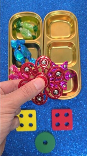 What are you doing, Amour? 👩🏼‍🦱 I'm learning color matching 🌈 Shiny metal spinners 🥰