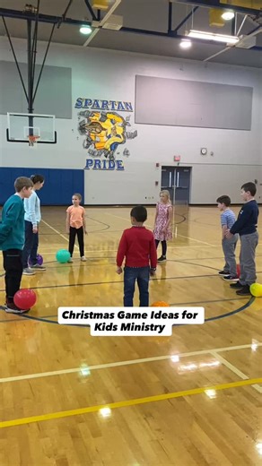 Christmas Game Ideas for Kids Ministry 👉 Need some fun Christmas game ideas? Here are 4 games that are a big hit every year. What’s your favorite Christmas game to play? #christmas #christmasgames | Anchor Church