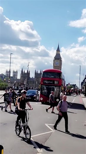 well come to beautiful city london 🇬🇧