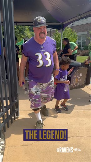Look who stopped by Ravens Training Camp!! | Baltimore Ravens