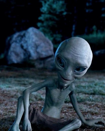 A 200-Year-Old Alien. One Human Friend. The Sacrifice You Never Saw Coming.” – Paul (2011) 💚👽✨