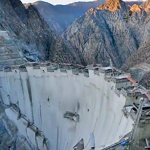 32M views · 10K reactions | The 275m high Yusufeli dam in Turkey holds a whopping 2.2 billion cubic metres of water!勞 | UNILAD Tech | Facebook
