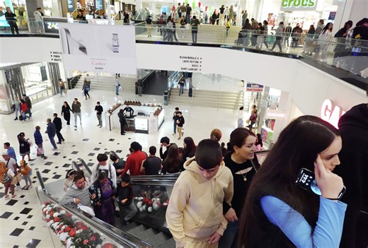 California’s minimum wage is going up New Year’s Day. Here’s what to know