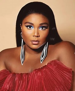 Lizzo - Height, Age, Bio, Boyfriend, Bio, Wiki, Net Worth