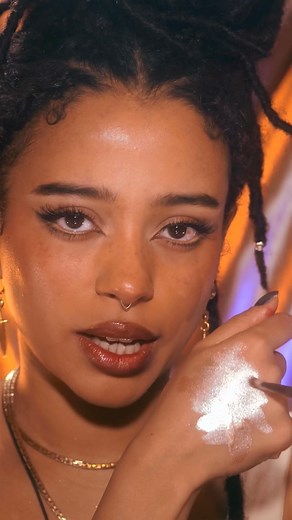 𝐊𝐀𝐋𝐈 on Instagram: "I used @iconic.london original highlight drops! this is not an ad hahaah but it’s my favorite reflective highlighter and it comes in a lighter and darker shade as well!! #makeup #makeuptutorial #makeuphacks #makeuptransformation #makeuproutine #skincare #glowup #tutorial #eyeliner #makeuptips"