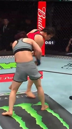 They went all in before the final horn! 💪 #RTU #UFC #UFCIndia
