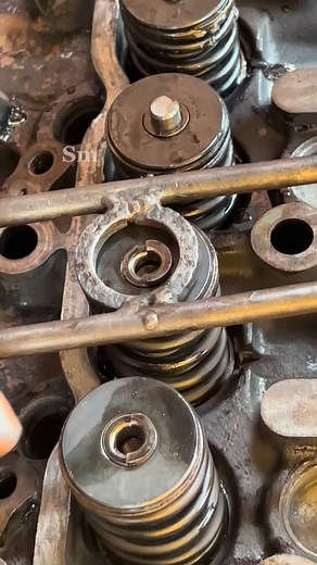 Engine Head Valve Seal lockInstallation | Mechanic Tips & Tricks #engine #truck #mechanic #tipsandtricks #reels | Skills man