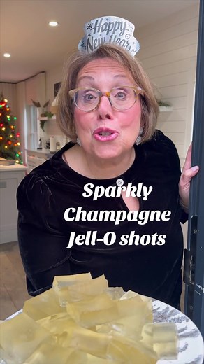 Sparkly Champagne Jell-O Shots Recipe for New Year’s Eve