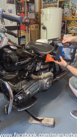 #oilchange #flh #harleydavidson #bike #mechanic #diy #repair | Marius RBE