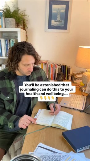 📔Journaling isn’t just reflective, it’s a powerful, evidence-based health boosting practice, impacting upon both physical and emotional wellbeing. 📔For example, studies show that journaling regularly can significantly reduce stress, anxiety, and depressive symptoms. 📔Putting experiences into words has also been shown to improve emotional regulation, reduce rumination and worry, improve focus and concentration and even induce clinically significant improvements in sleep quality! 📔Furthermore,