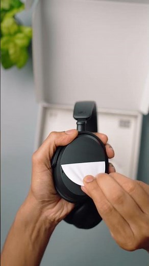 ACCENTUM Unboxing with ‪@JorgePowell‬ | Sennheiser