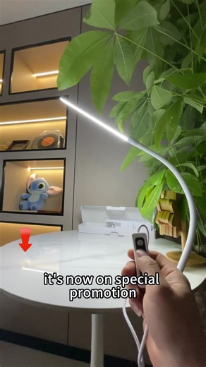 Small Desk? No Problem. This Clip Lamp Saves Your Space 💡 #cliponlamp #smallspaces #desksetup #studysetup #dormroomessentials #ledlamp #workspaceideas #homeoffice #tiktokshop #lighting