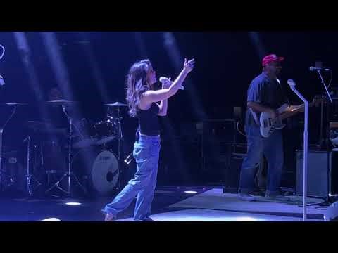 Maren Morris performs "The Middle" at Ponte Vedra Concert Hall