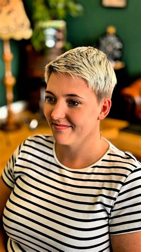 I love a two tone pixie haircut!!! #shorts #pixie