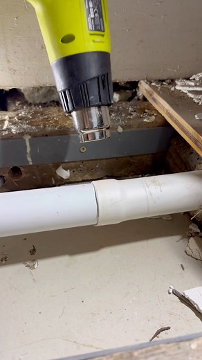 How to make your own waste join! This pipe was different size so fitting wouldn’t fit. Back to old school! #amsr #easypeasy #lemonsqueezy #plumbing #toolbag #pipes #tools #cleancopper #copper #handtools #work #diy #howto #plumber #powertools | Matthew Marciniak