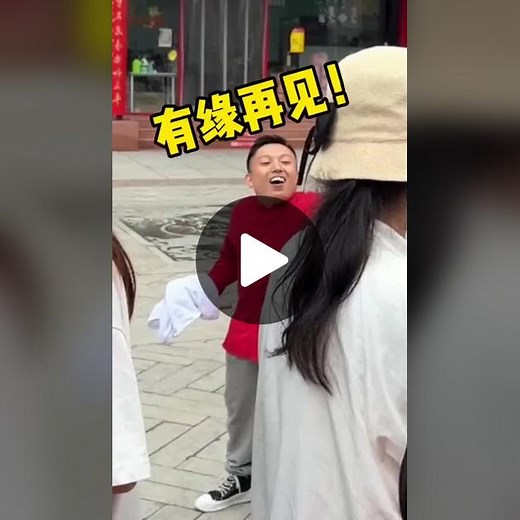 Mesmerizing Street Magic Performance Explained