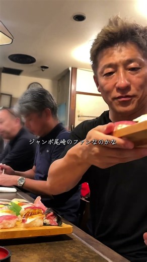 16 pieces of nigiri plus a hand roll for 1,650 yen!? This mega sushi lunch at the Osaka Station B...