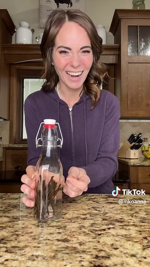 How to Make Homemade Vanilla Extract
