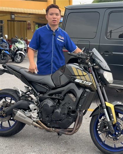 2017 Yamaha MT-09 MT09 V1 “ For Sales ❗️❗️❗️ ( 1 YEAR WARRANTY T&C👍👍👍 ) RM 27,800 (Cash Siap Potong Nama) Details = Registration Year : 2017 Year Made : 2016 Low Mileage : 61K Condition : Tip Top Condition Accessories ❗️❗️❗️ : -Akrapovic “ Full System Exhaust -Windshield -Cnc Brake & Clutch Lever -Cnc Side Mirror -Radioter Guard -Steel Braided Brake Hose -Frame Slider -Bobin -Tank Pad -Phone Holder (Credit Card Easy Payment T&C) 0% Interest Installment Up To 60 Month / 5 Year 463 x 5Yrs (Cred