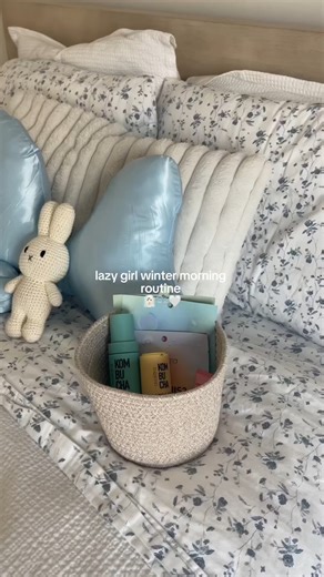 Avatara Skin on Instagram: "cold winter mornings 🙅‍♀️ winter morning skincare 🥰 Skincare Tip: add an extra boost of hydration in your routine with a face mask a couple times a week to replenish and revive dry winter skin! We recommend our Hyaluronic Acid Hydrogel Mask and our Drink Up Mask for a major hydration boost!"