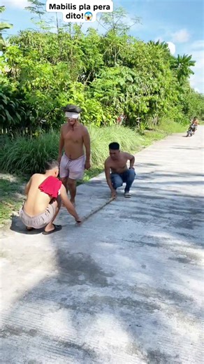 Jeffrey Tapispisan on Instagram: "Ang bilis pala ng pera dito! 🤔😳😱😱 #comedyreels #funnyreels #laughtrip #fbviral #goodvibes #trendingvideo #forintertainmentpurposesonly"