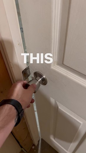 Creepy room at the house I’m staying in | The Ryan And Amber Show