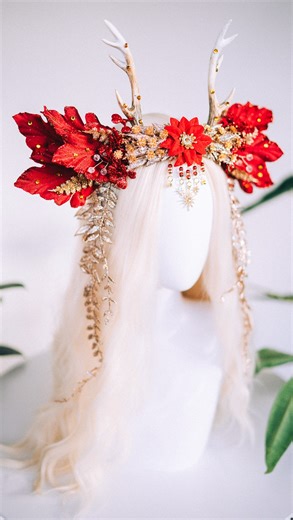 A little Christmas wonder for your holiday season. 🎄❤️✨ Three reindeer elf headbands twirling in one reel – red, white, and emerald. Handmade sparkle, soft winter magic, and the sweetest festive energy. Which Christmas colour feels like you this year? #christmasheadband #christmascostume #christmashair #holidaystyle #festiveoutfit #reindeerheadband #christmasdressup #christmasreels #holidayaesthetic #elfcostume | Carbickova Halo Crowns